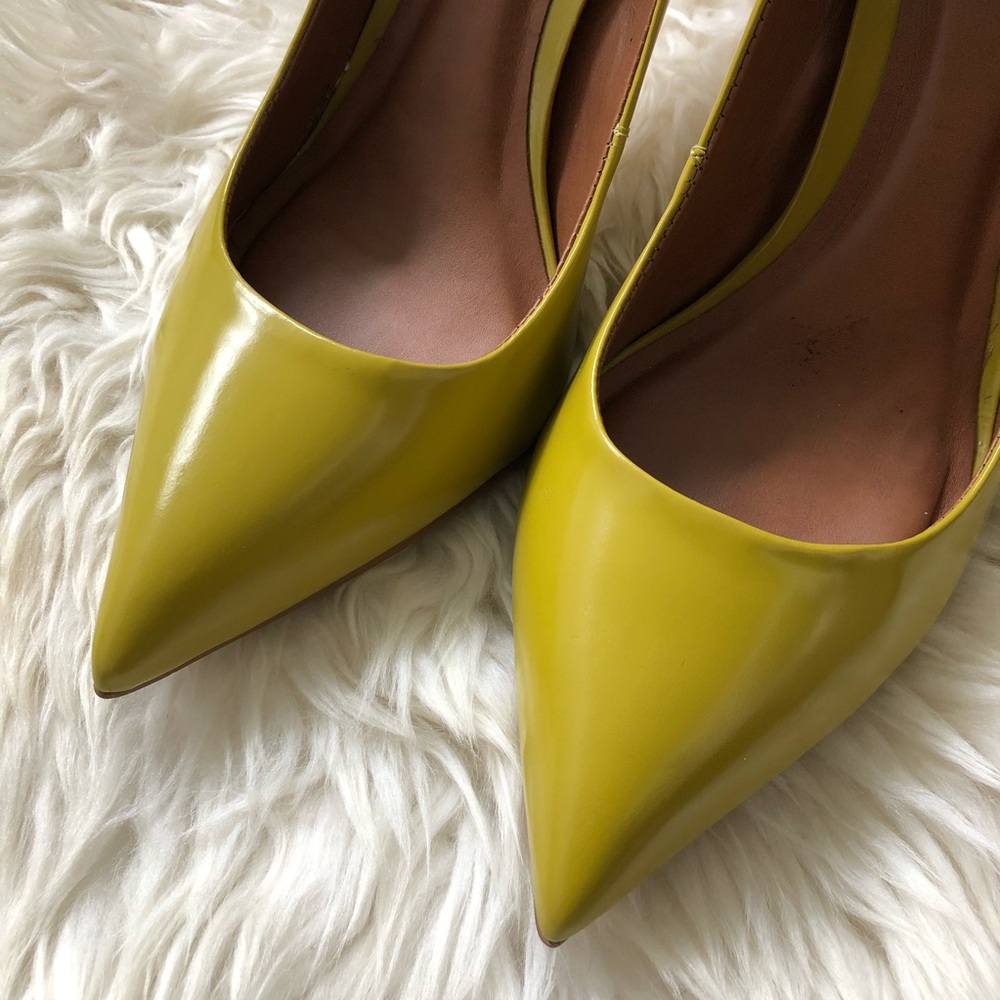 Beautiful Green Citrine Pointy Toe Leather Pumps